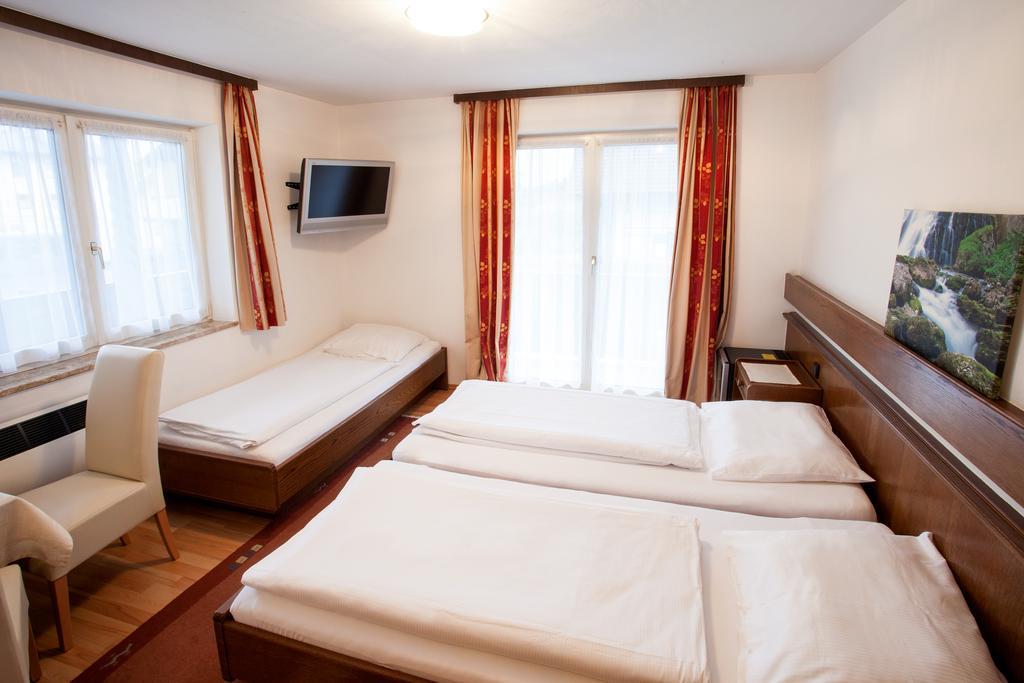 גולינג אן דר זלצאך Gaestehaus Sunkler חדר תמונה