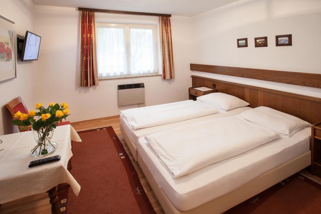 גולינג אן דר זלצאך Gaestehaus Sunkler חדר תמונה
